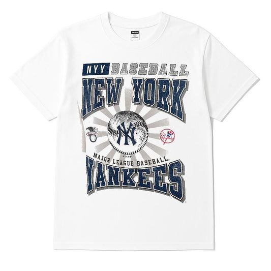 New York Yankees Wear By Erin Andrews Women's Distressed Boyfriend T-shirt
